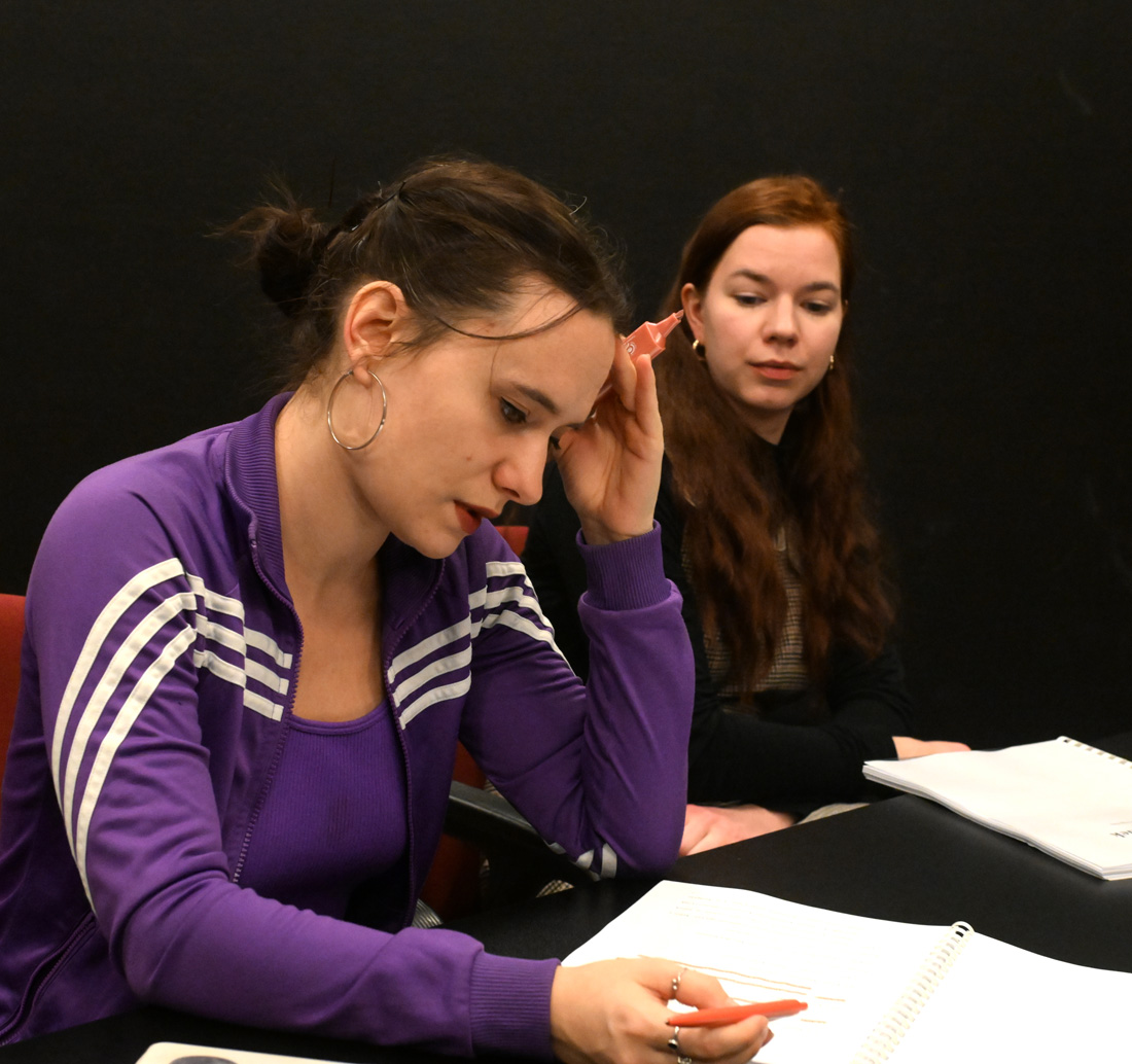 09_cselÚdekolvaso_251210